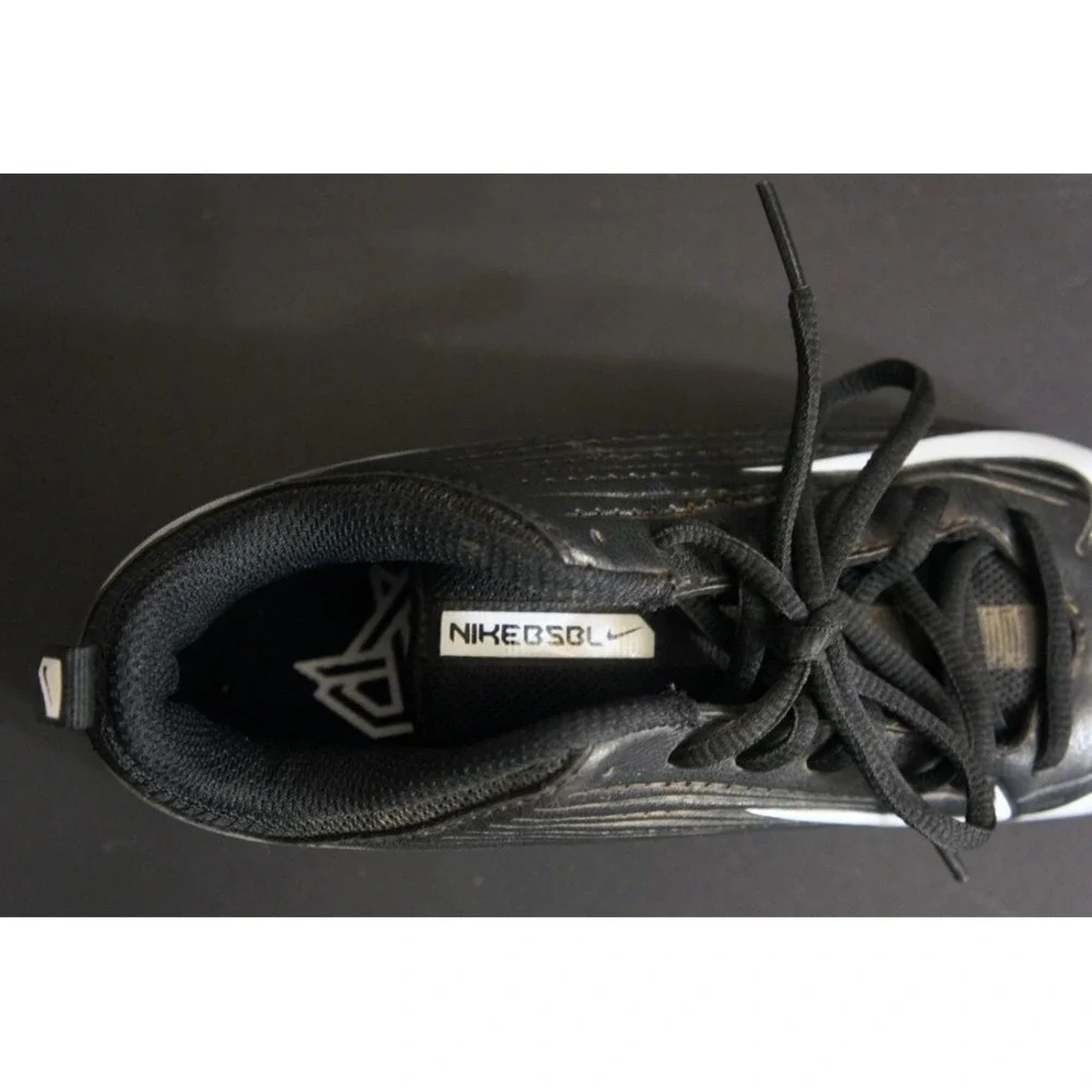 NIKE Vapor Boys Baseball Cleats Size 3.5 Youth Black and White